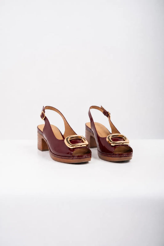 Sandales compensées Ellor Gold Buckle – Rouge bordeaux foncé